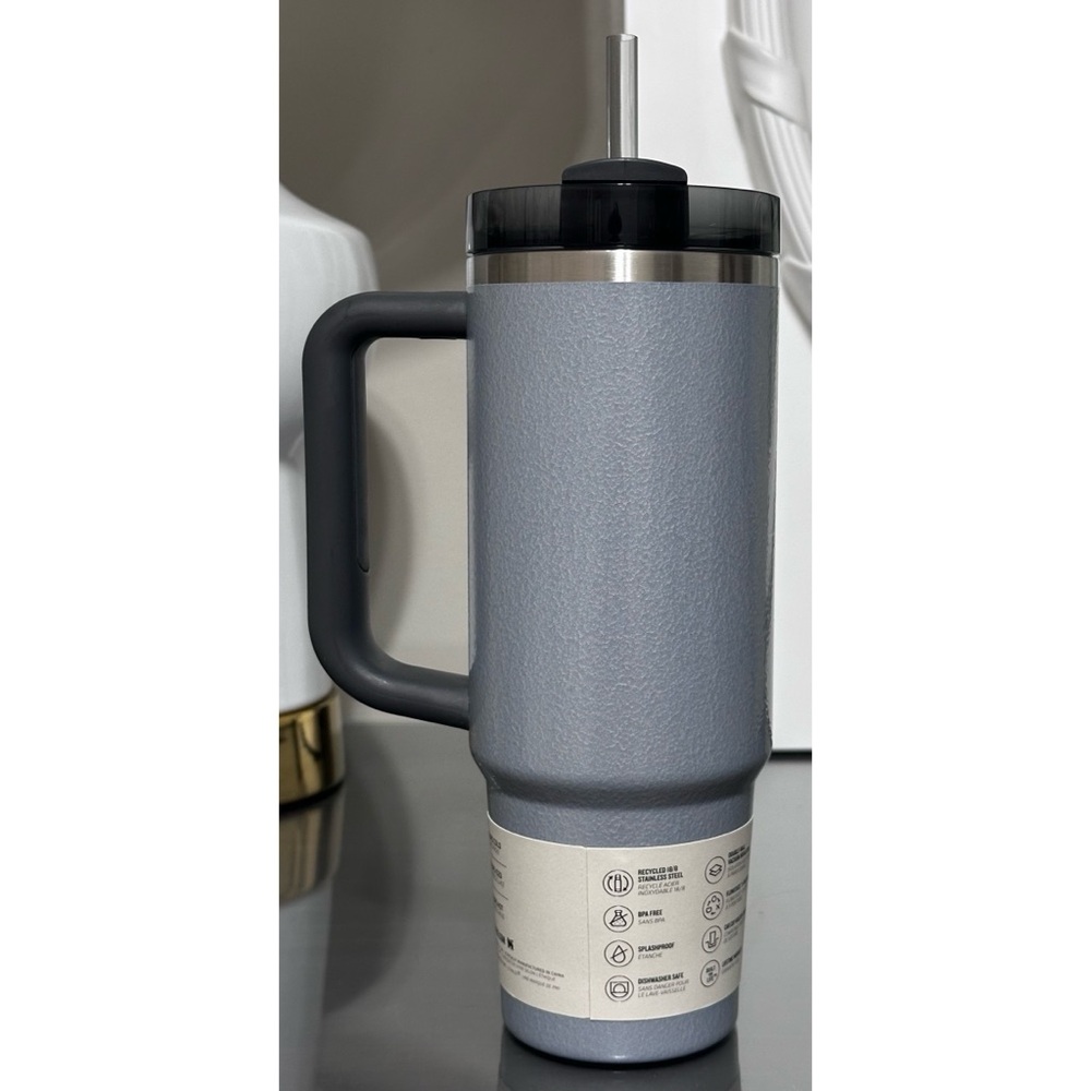 Stanley‎ Quencher H2.0 FlowState Tumbler 30oz, HAMMERTONE SILVER - Picture 2 of 4